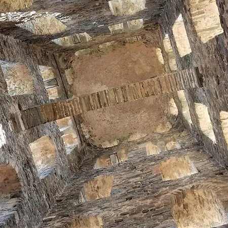 Sur à 100 M De La *